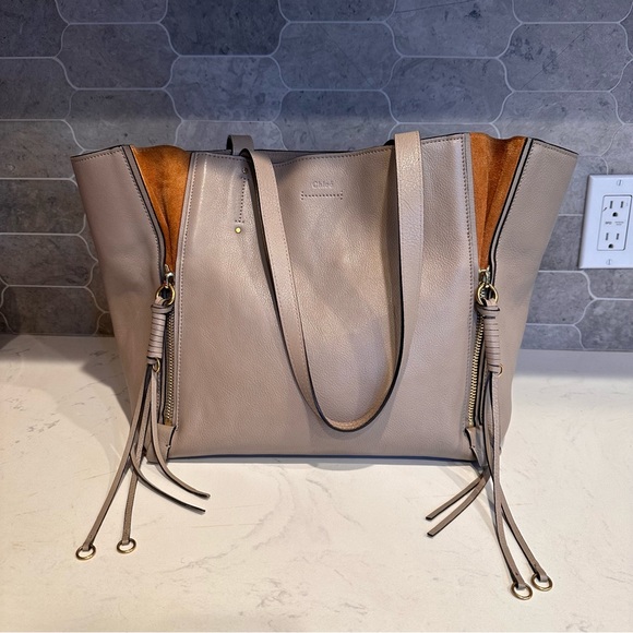 Chloe Smooth Calfskin Medium Milo Shopping Tote Motty Grey - Picture 16 of 16